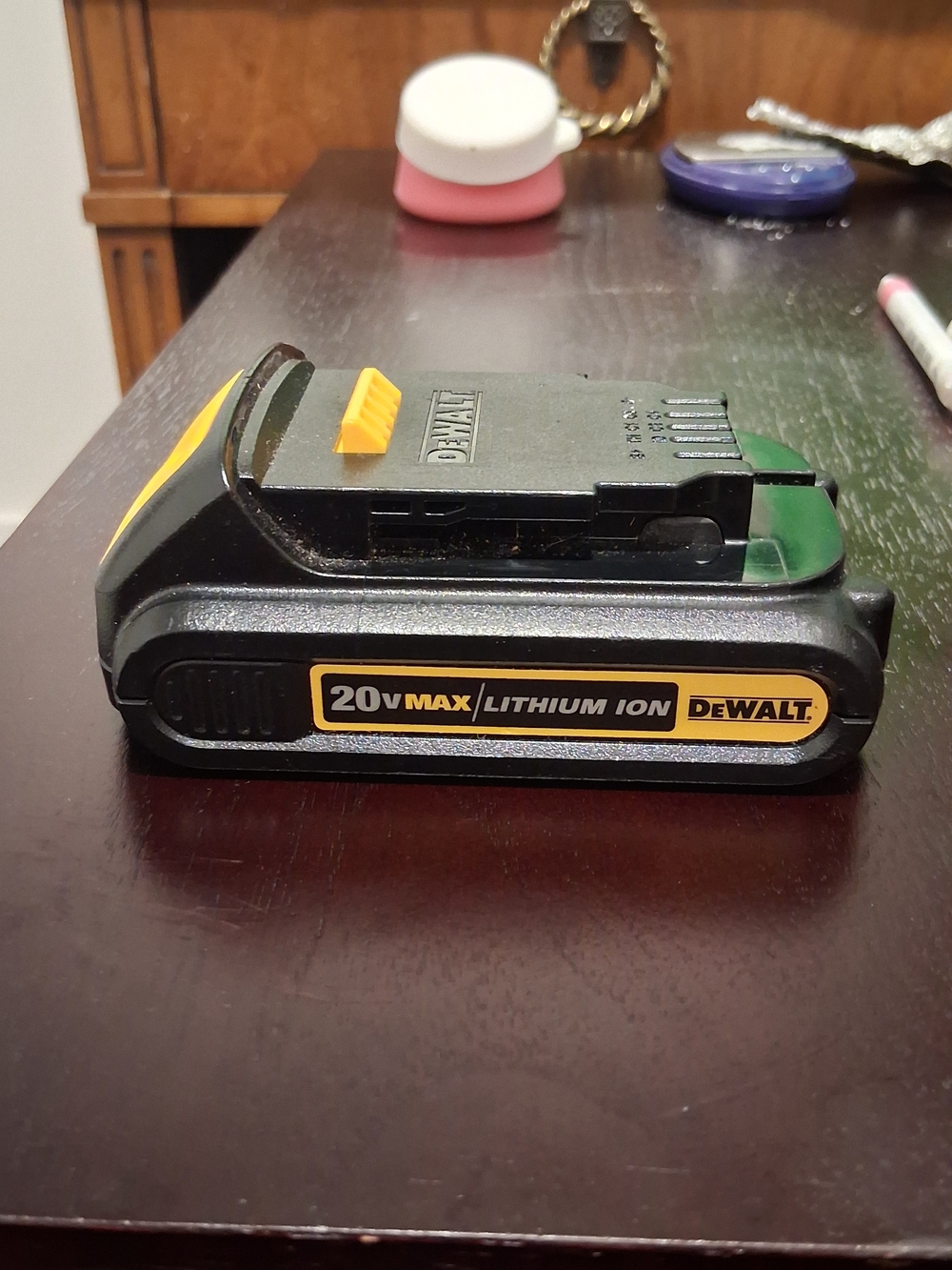 DEWALT 20V Max Lithium Ion Battery Pack - Black/Yellow